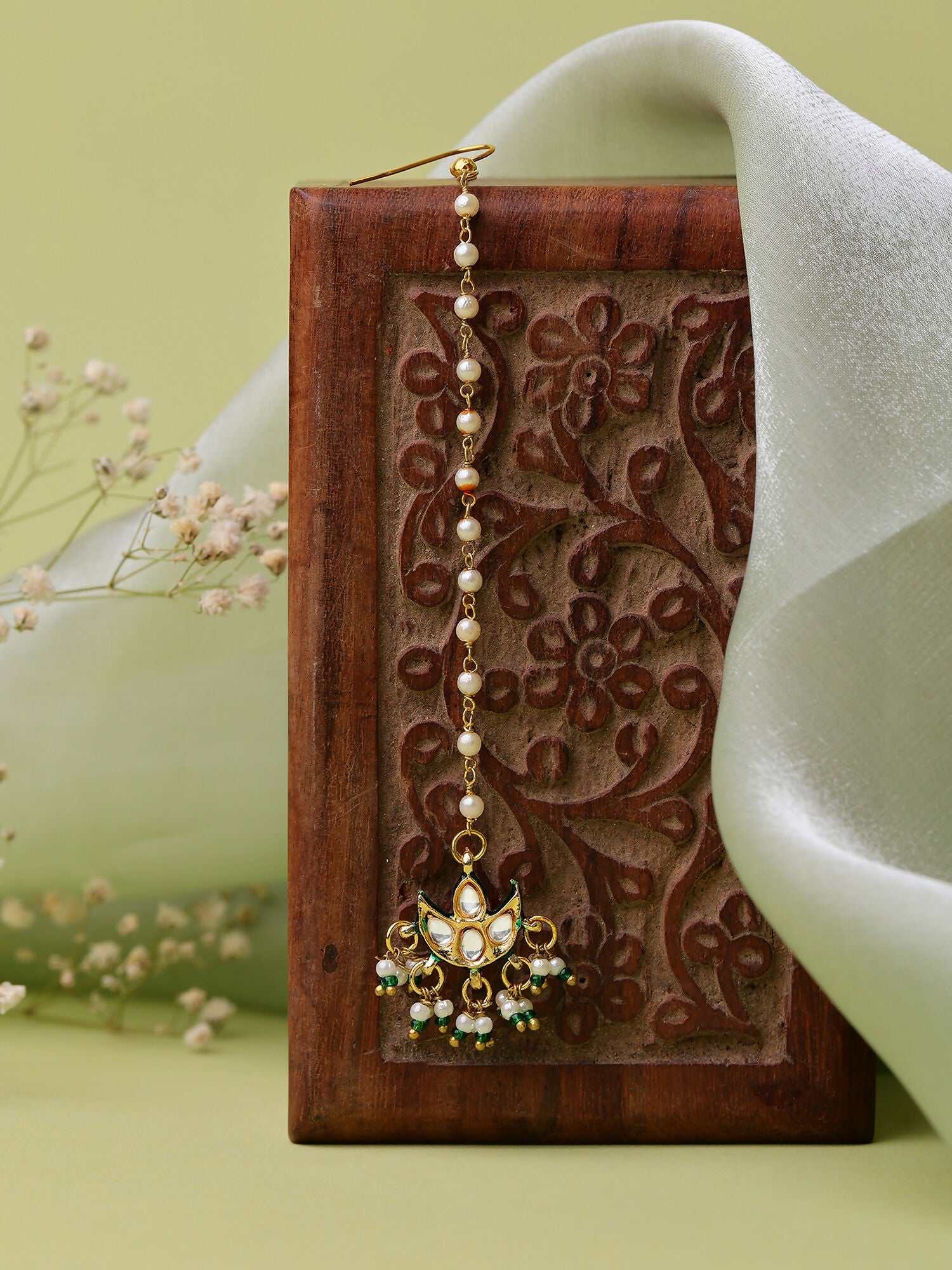 Ruby Raang Gold Polished Gold Kundan Maang Tikka | Swadesiicart