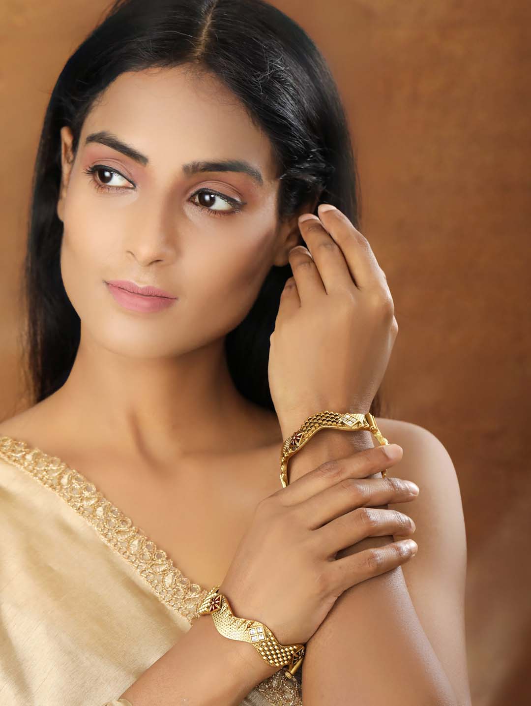 Priyaasi Women Set of 2 Gold-Polished Bangles Set - Swadesiicart