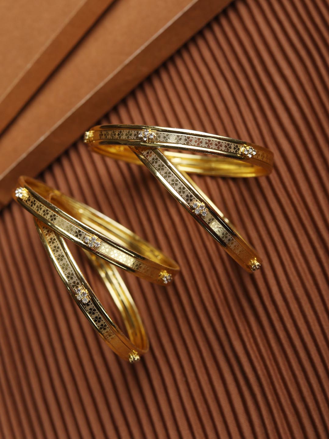 Priyaasi Women Set of 4 Gold-Polished Bangles Set - Noz2Toz