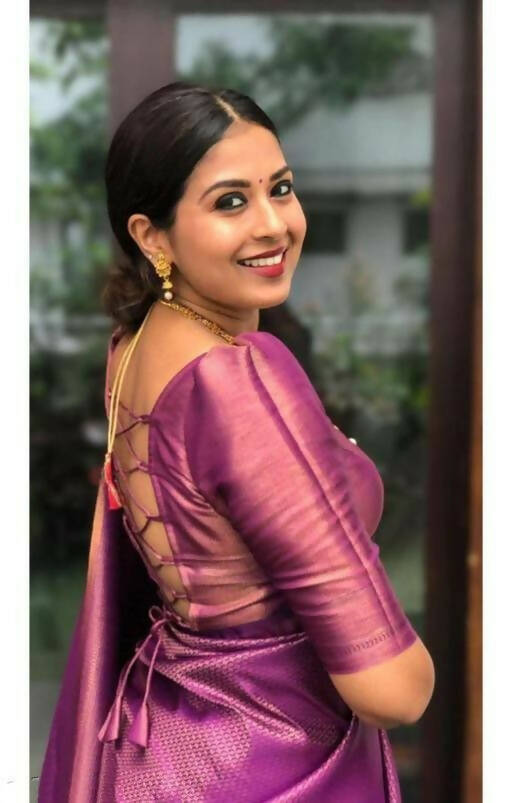 DEIANA'S Beautiful Designer Golden zari Soft Lichi Silk Saree - Majanta - Swadesiicart