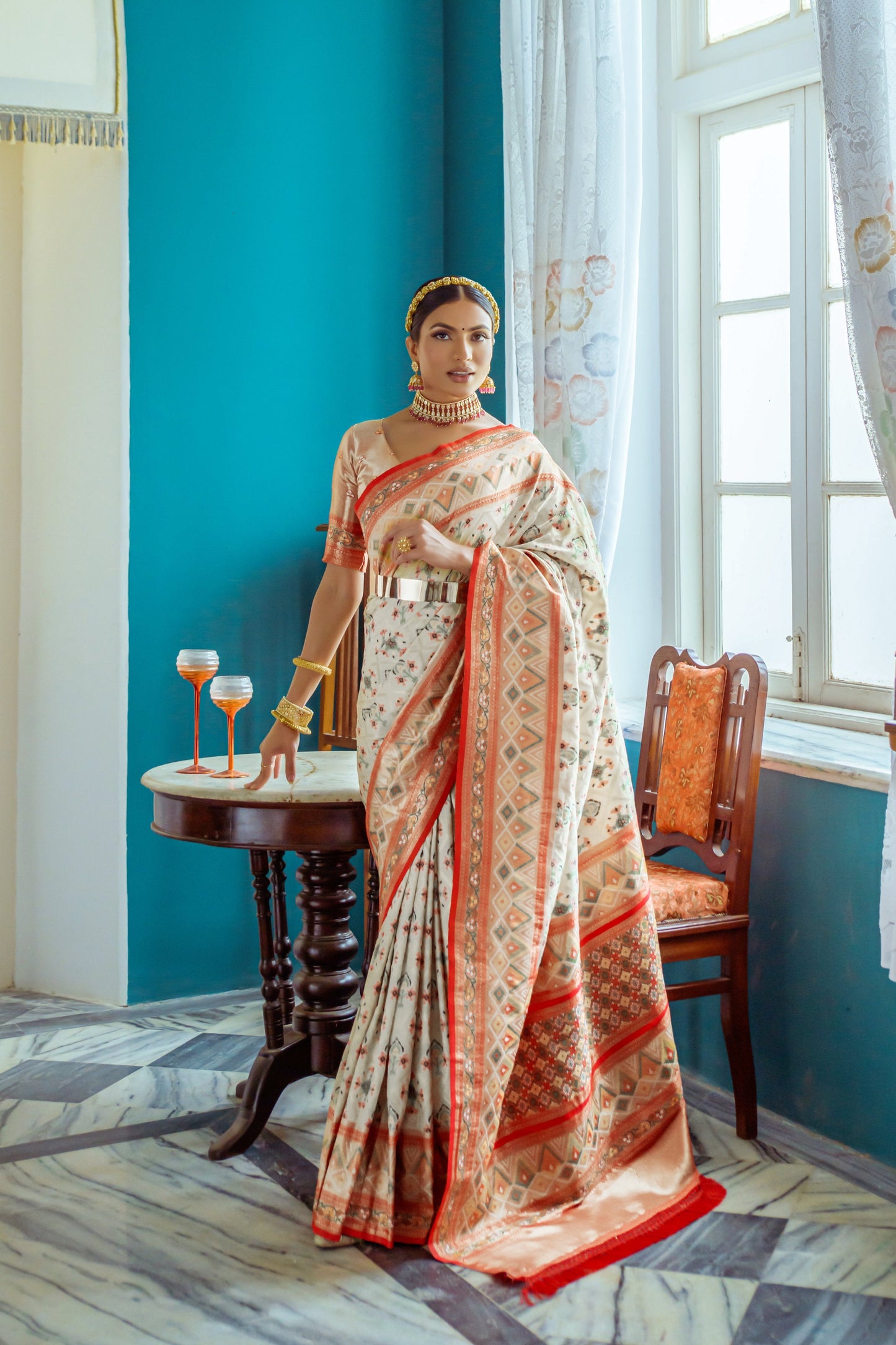Vishnu Weaves Women's White Patola Banarasi Silk Meenakari Zari Woven Saree with Blouse - Swadesiicart