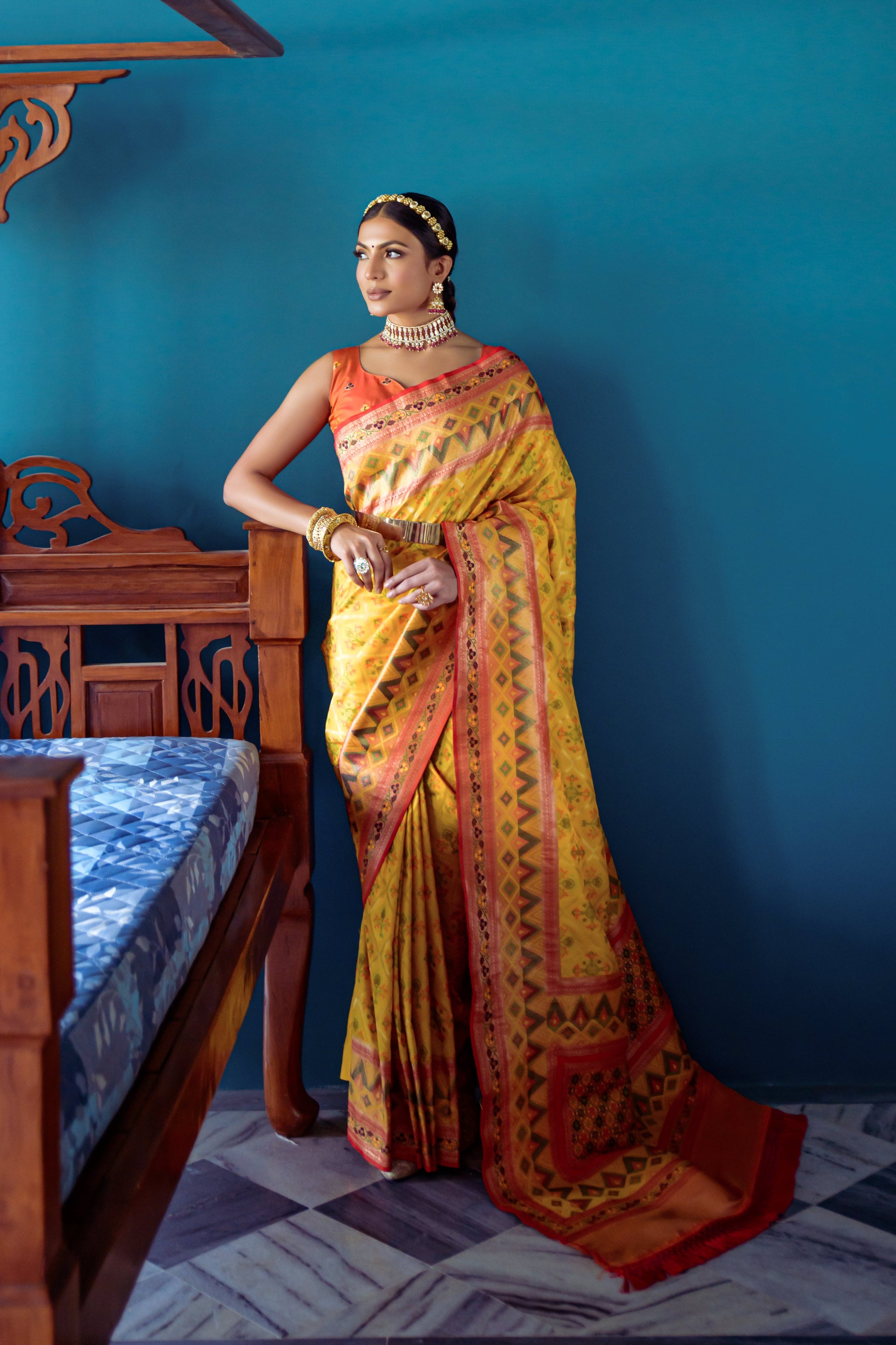 Vishnu Weaves Women's Yellow Patola Banarasi Silk Meenakari Zari Woven Saree with Blouse - Swadesiicart