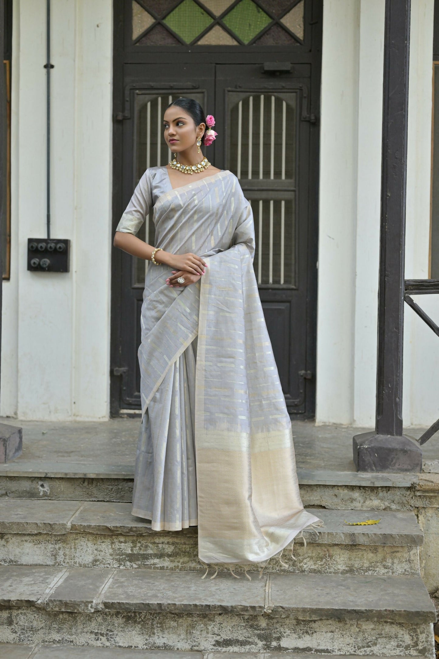 Vishnu Weaves Women's Grey Premium Tussar Silk Saree with Blouse - Swadesiicart