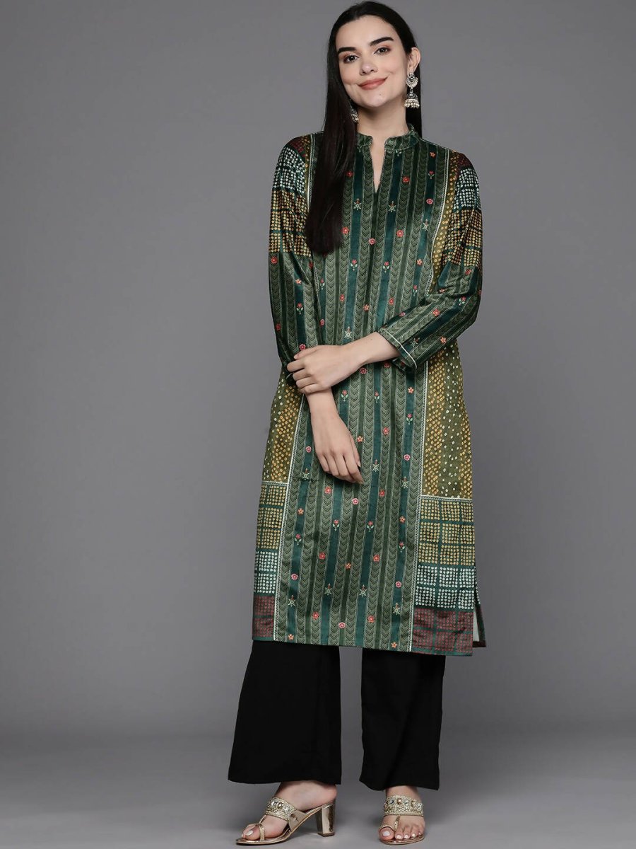 Ahalyaa Women Printed Gotta Patti Velvet Kurta - Green Color | Swadesiicart