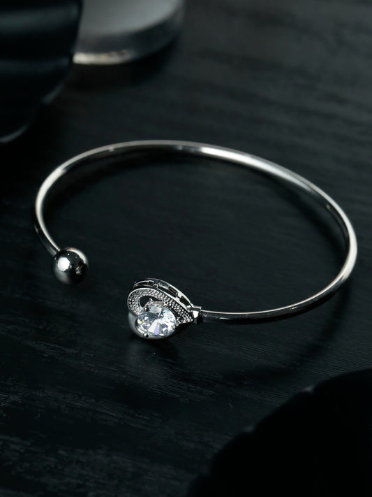 Priyaasi Women Solitaire Heart Silver Plated Bracelet - Noz2Toz