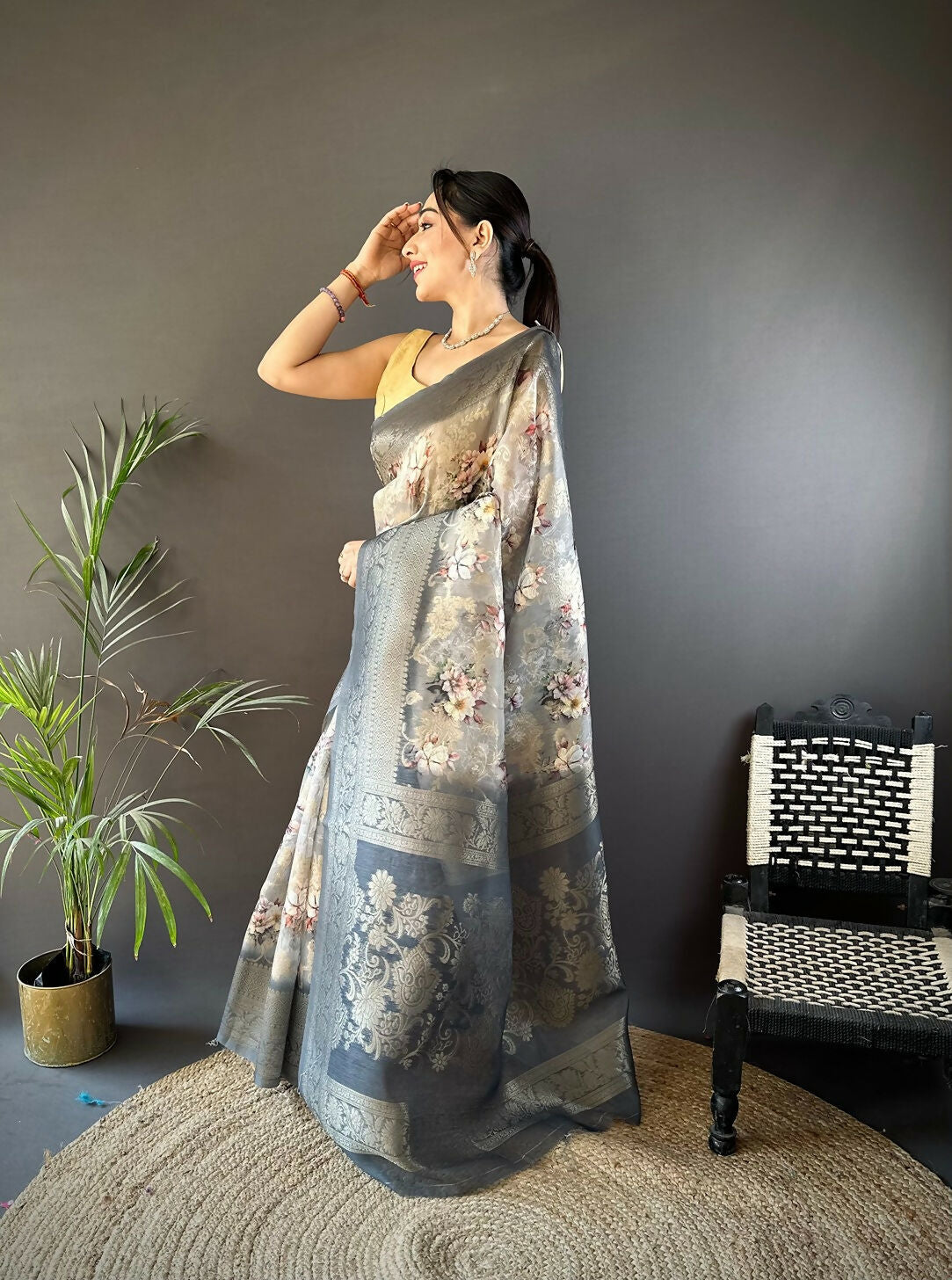 Joban Fashion Grey Floral Motifs Banarasi Silk Sarees | Swadesiicart