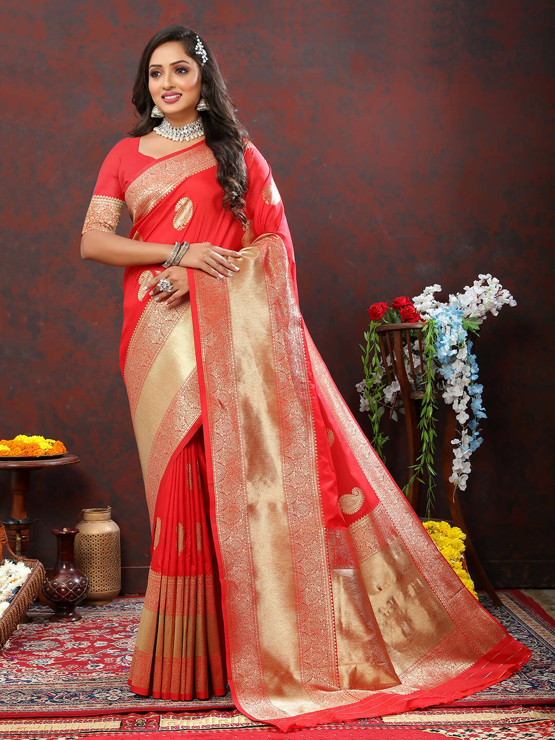 Lorenvalley Fashion Red Soft Silk Woven Design Gold Zari Weaving Saree - Swadesiicart