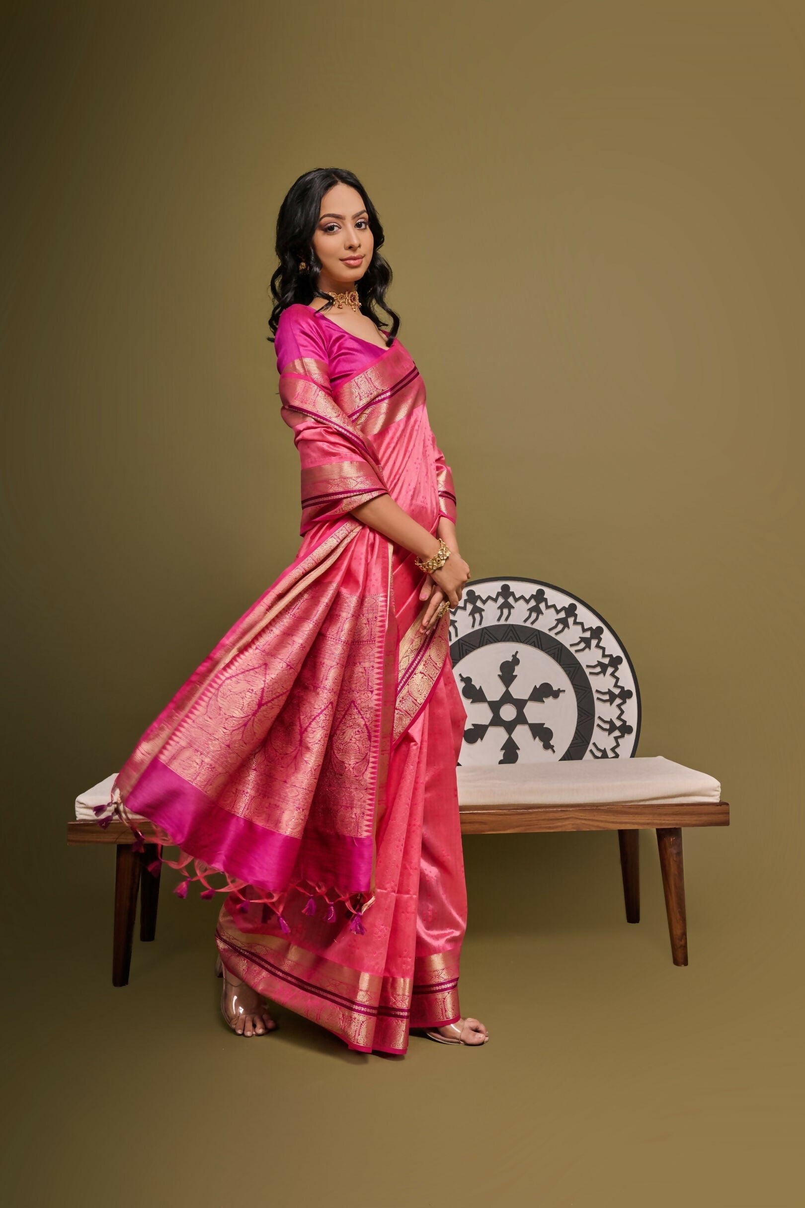 Vishnu Weaves Women's Pink Raw Silk Zari Woven Saree with Blouse - Swadesiicart