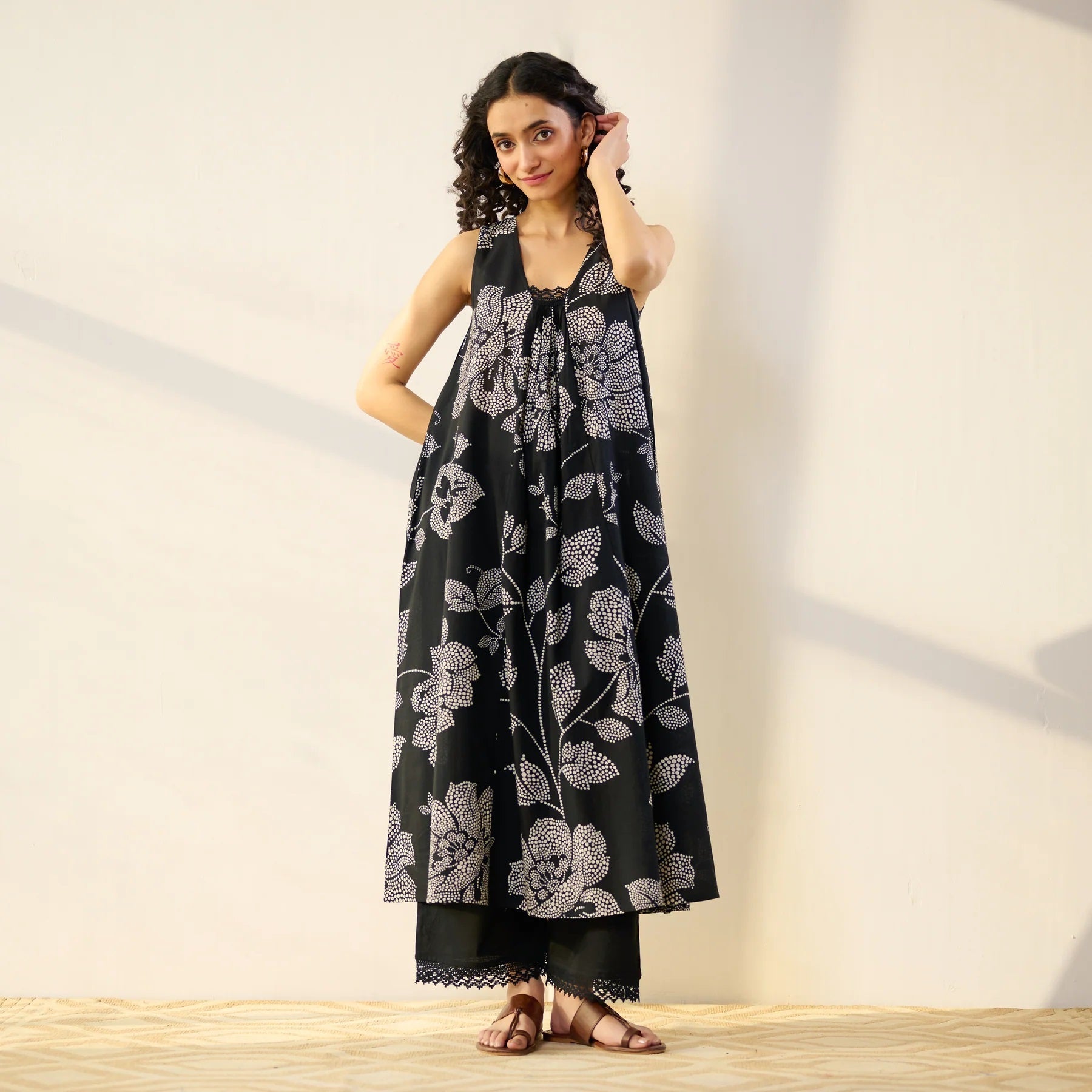 Pimu Women Floral Printed Pleated Pure Cotton Kurta with Palazzos-Black - Swadesiicart