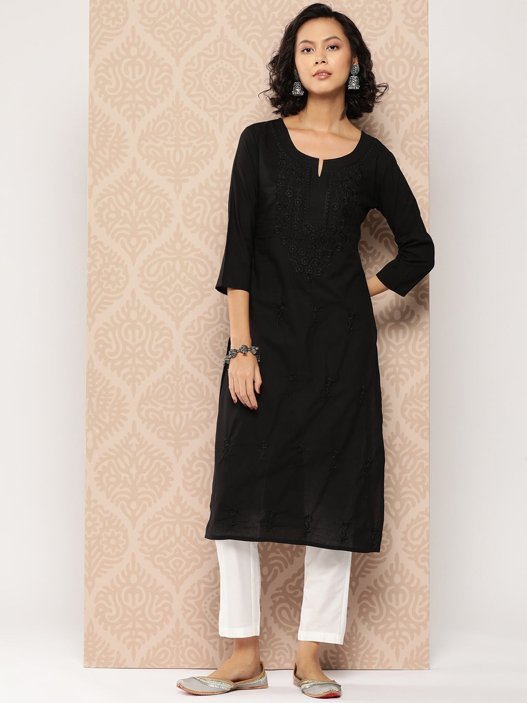 Yufta Black Embroidered Chikankari Cotton Kurta - Swadesiicart