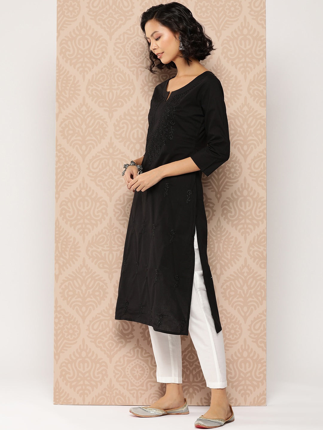 Yufta Black Embroidered Chikankari Cotton Kurta - Swadesiicart