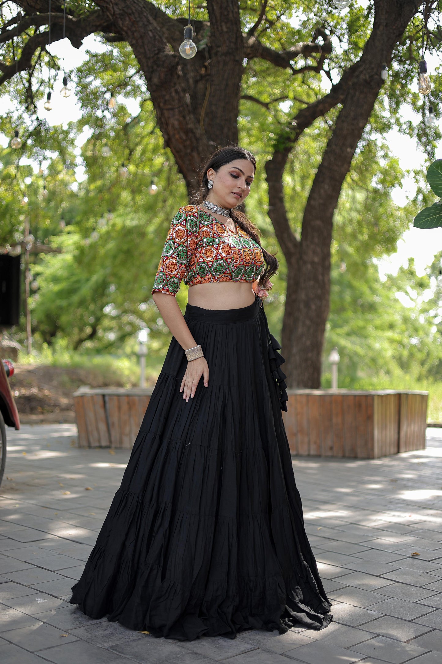 Lorenvalley Black Premium Rayon Lehenga with Georgette Embroidered Traditional Thread work Choli | Swadesiicart