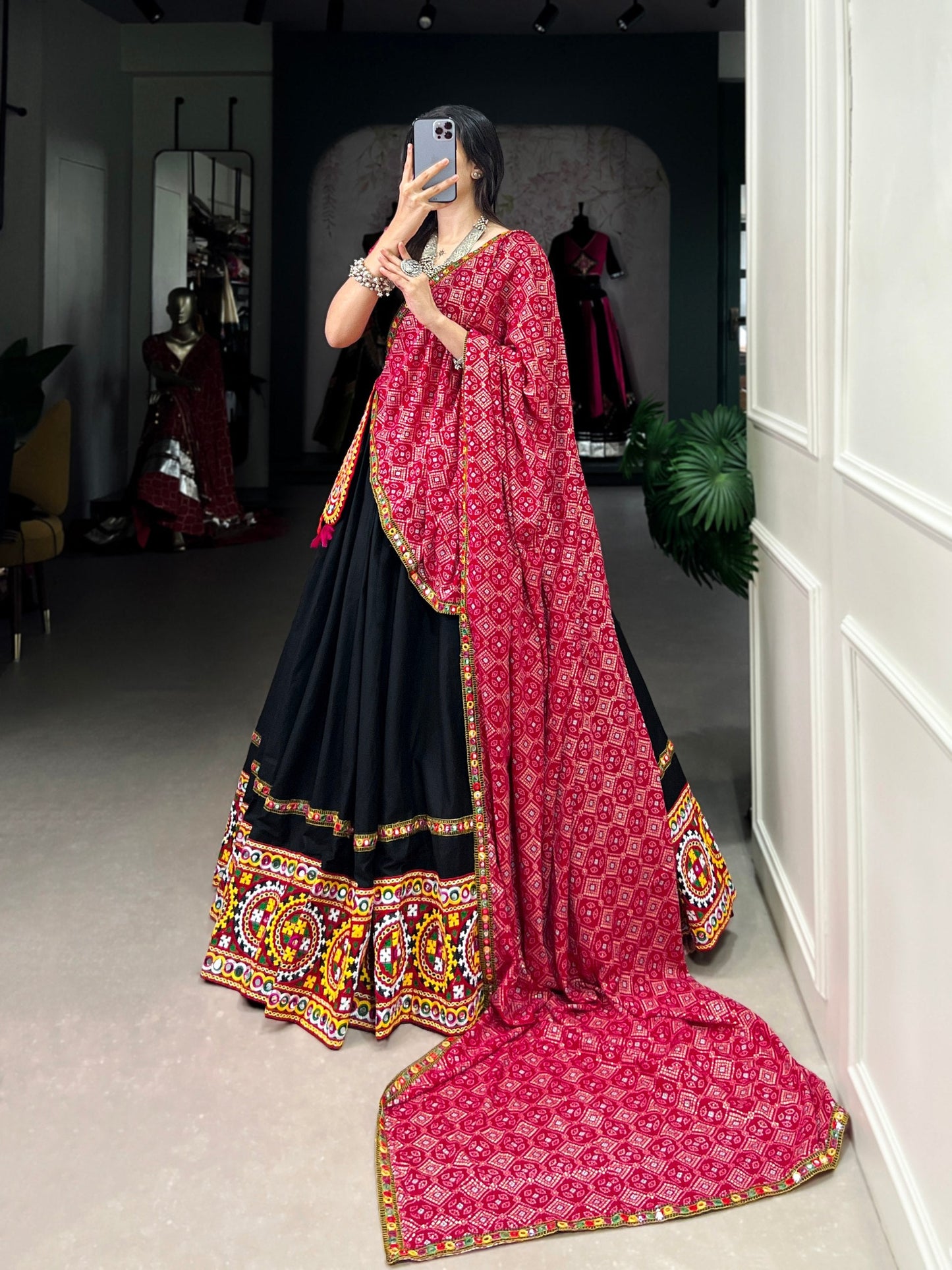 Lorenvalley Black Pure CottonPlain And Original Mirror Gamthi Work Lace Border Lehenga Choli with Dupatta | Swadesiicart