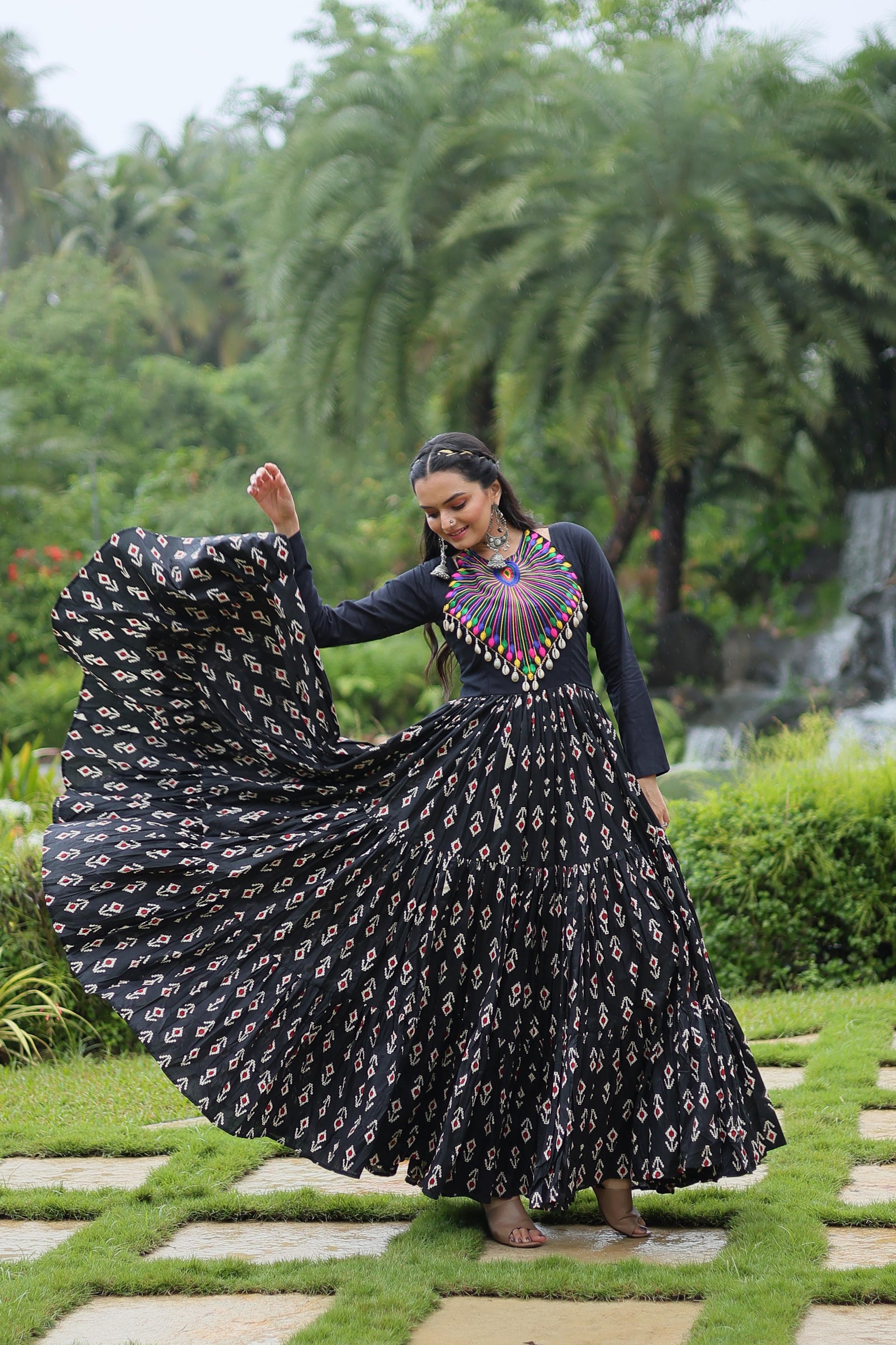 Lorenvalley Black Cotton Printed With Kutchi Gamthi Work and Kodi Lace Gown | Swadesiicart