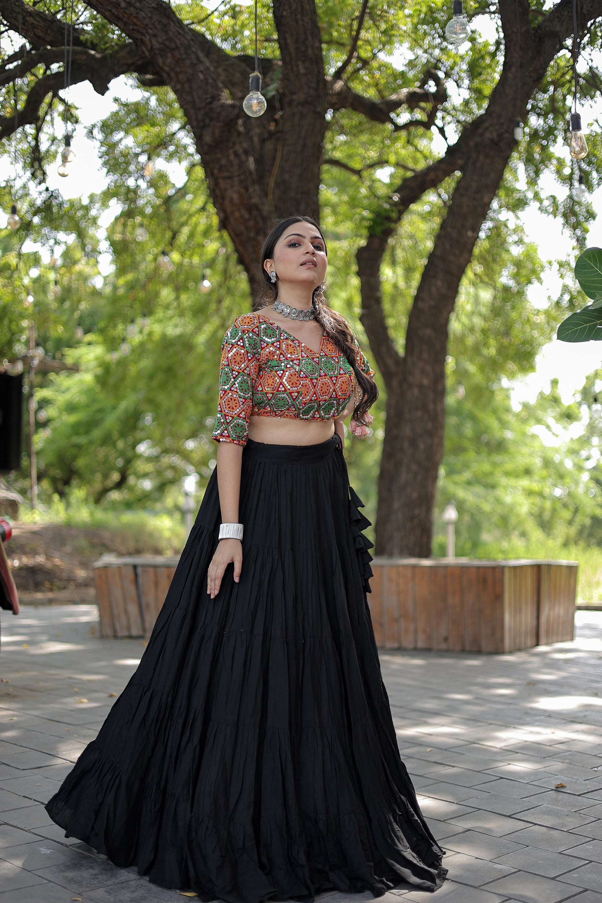 Lorenvalley Black Premium Rayon Lehenga with Georgette Embroidered Traditional Thread work Choli | Swadesiicart