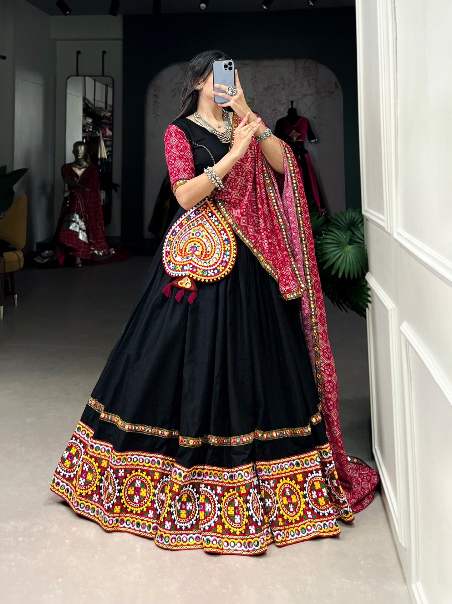 Lorenvalley Black Pure CottonPlain And Original Mirror Gamthi Work Lace Border Lehenga Choli with Dupatta | Swadesiicart