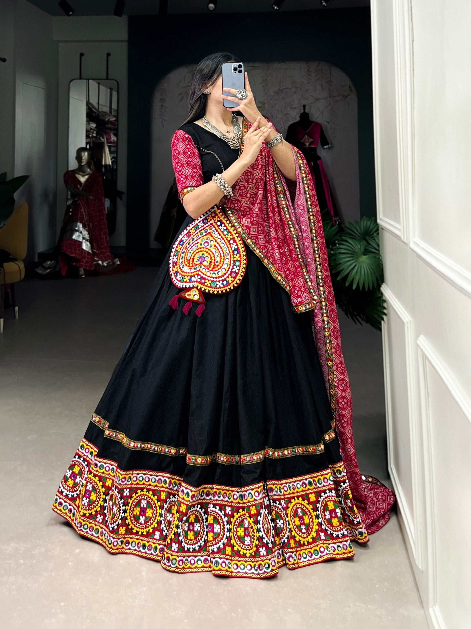 Lorenvalley Black Pure CottonPlain And Original Mirror Gamthi Work Lace Border Lehenga Choli with Dupatta | Swadesiicart