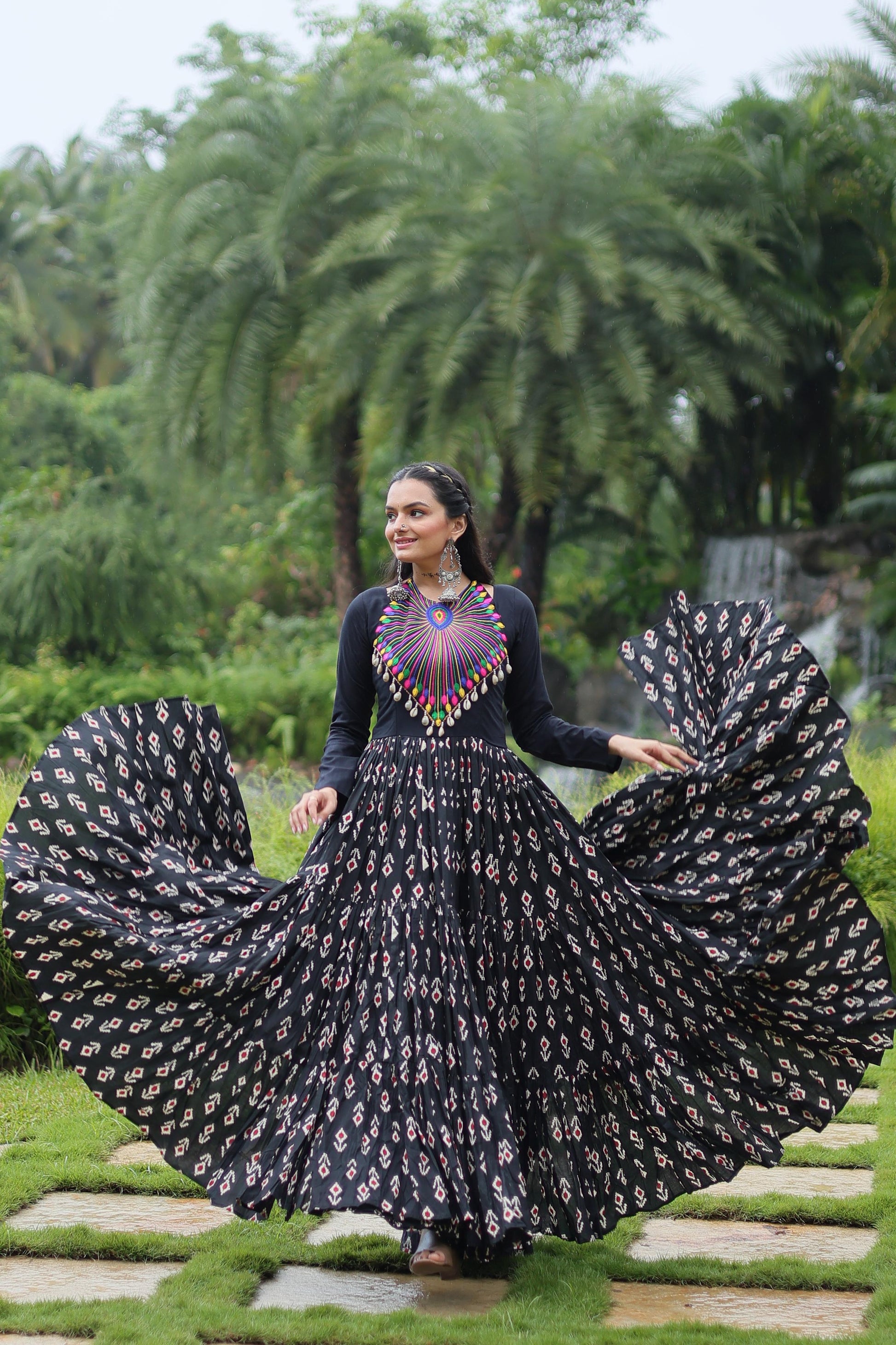 Lorenvalley Black Cotton Printed With Kutchi Gamthi Work and Kodi Lace Gown | Swadesiicart