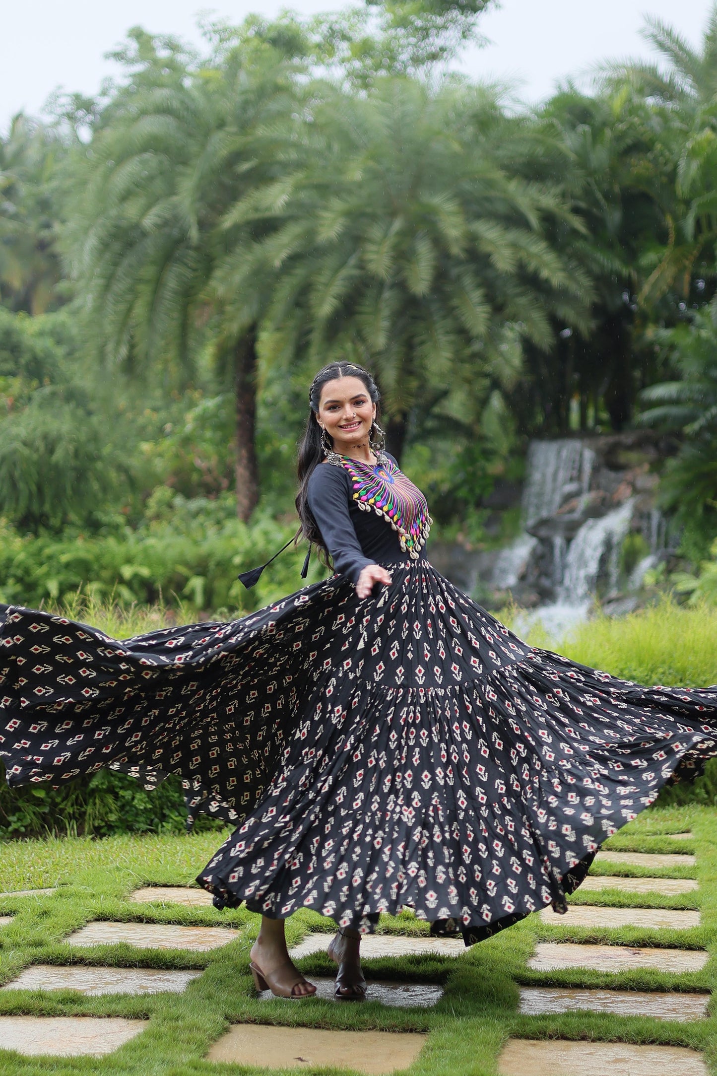 Lorenvalley Black Cotton Printed With Kutchi Gamthi Work and Kodi Lace Gown | Swadesiicart