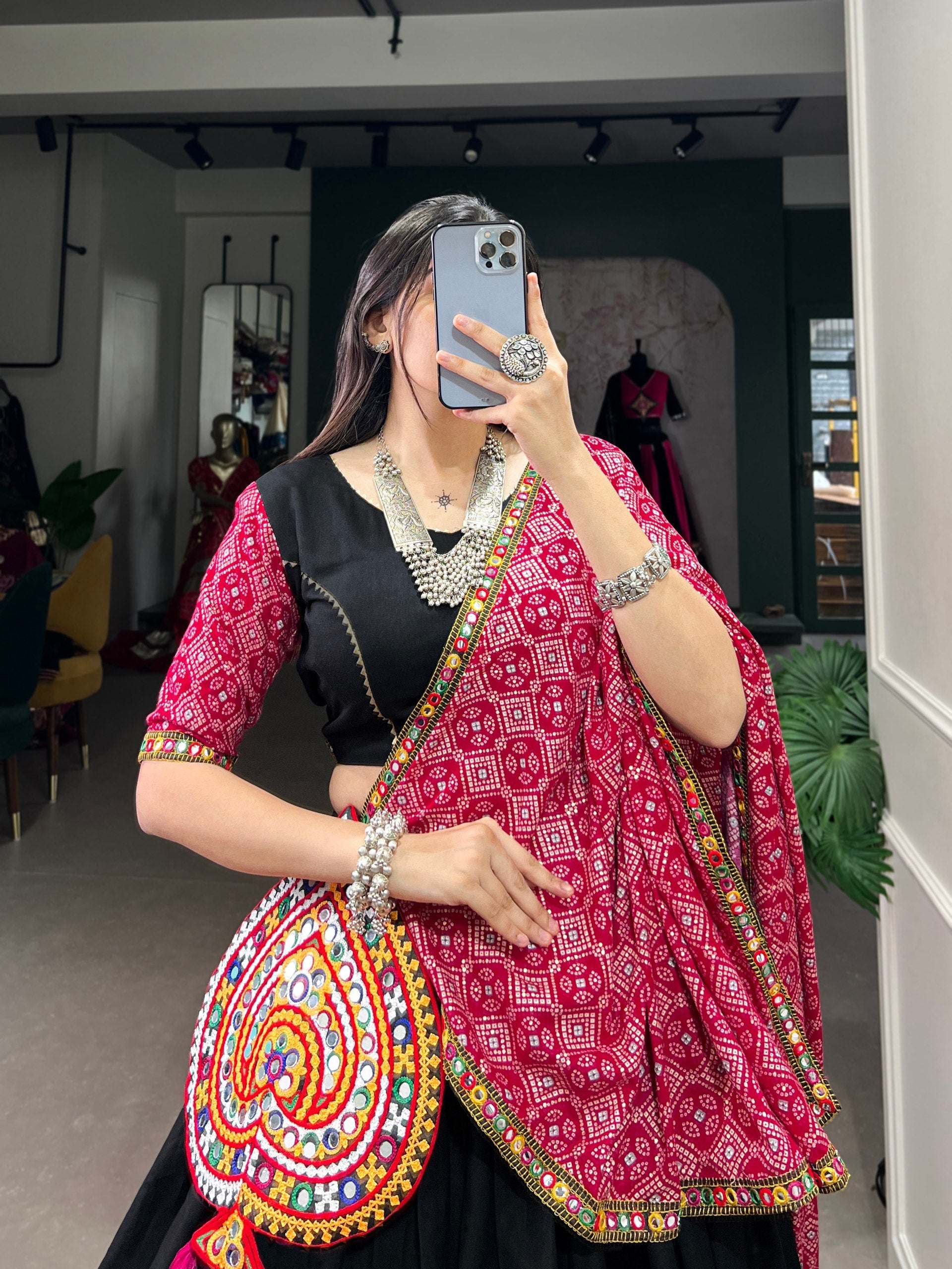 Lorenvalley Black Pure CottonPlain And Original Mirror Gamthi Work Lace Border Lehenga Choli with Dupatta | Swadesiicart