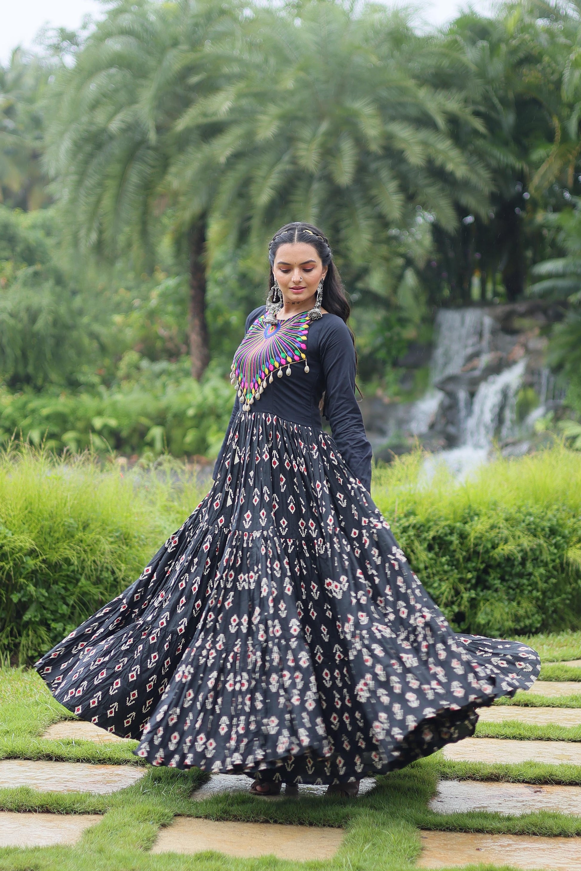Lorenvalley Black Cotton Printed With Kutchi Gamthi Work and Kodi Lace Gown | Swadesiicart