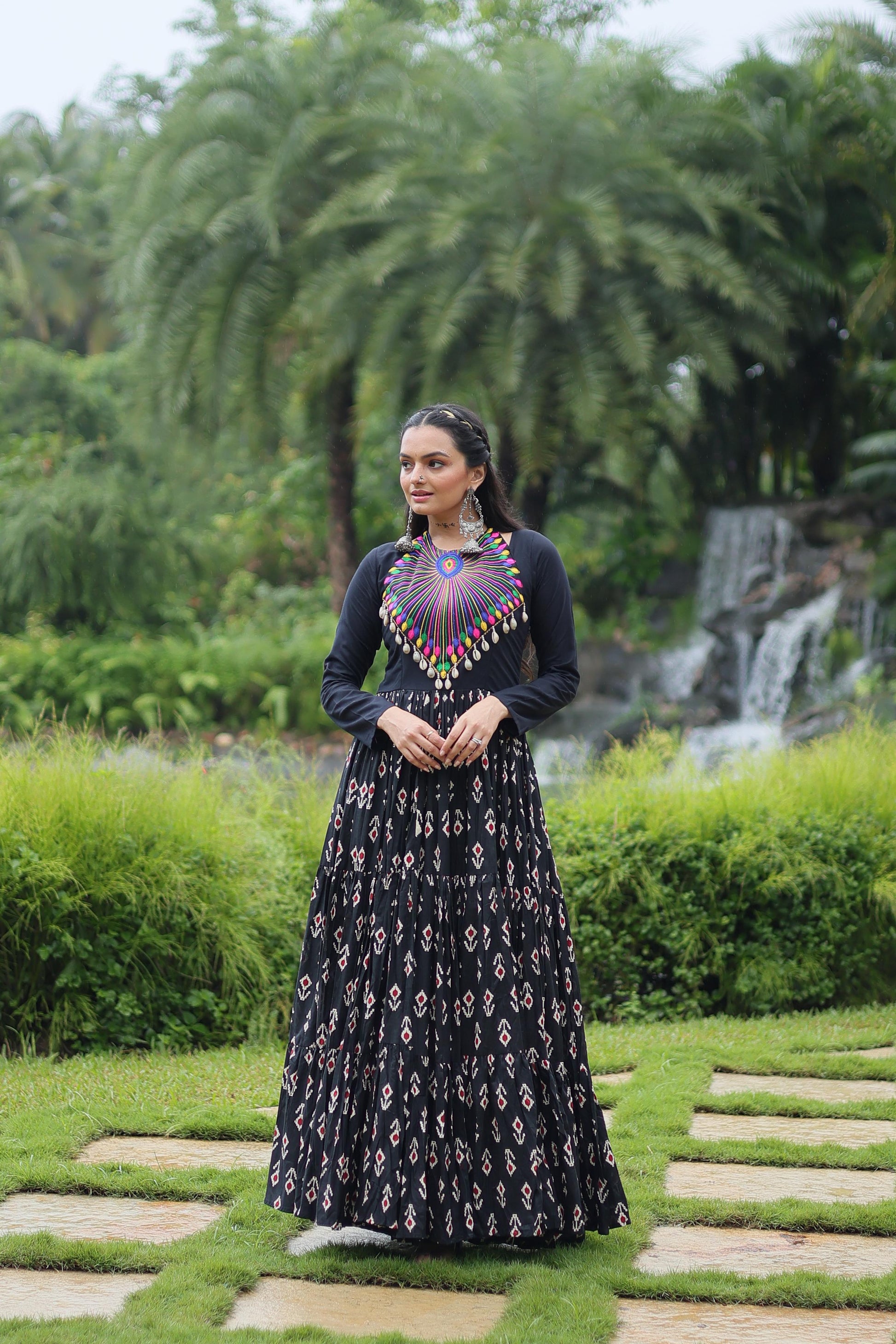 Lorenvalley Black Cotton Printed With Kutchi Gamthi Work and Kodi Lace Gown | Swadesiicart