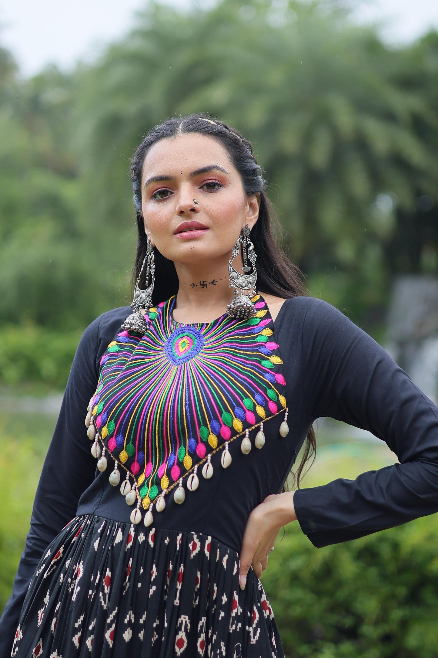 Lorenvalley Black Cotton Printed With Kutchi Gamthi Work and Kodi Lace Gown | Swadesiicart