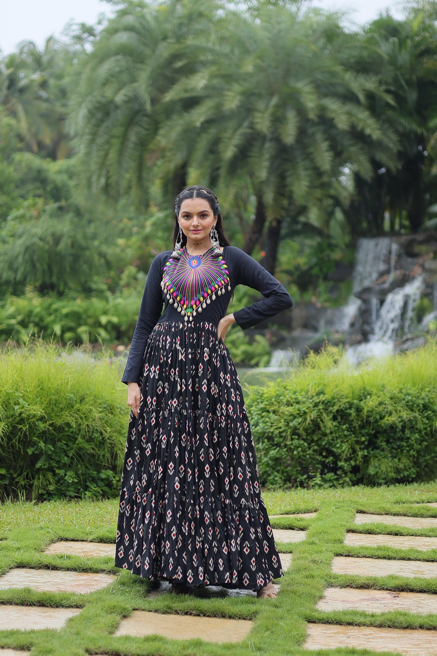 Lorenvalley Black Cotton Printed With Kutchi Gamthi Work and Kodi Lace Gown | Swadesiicart
