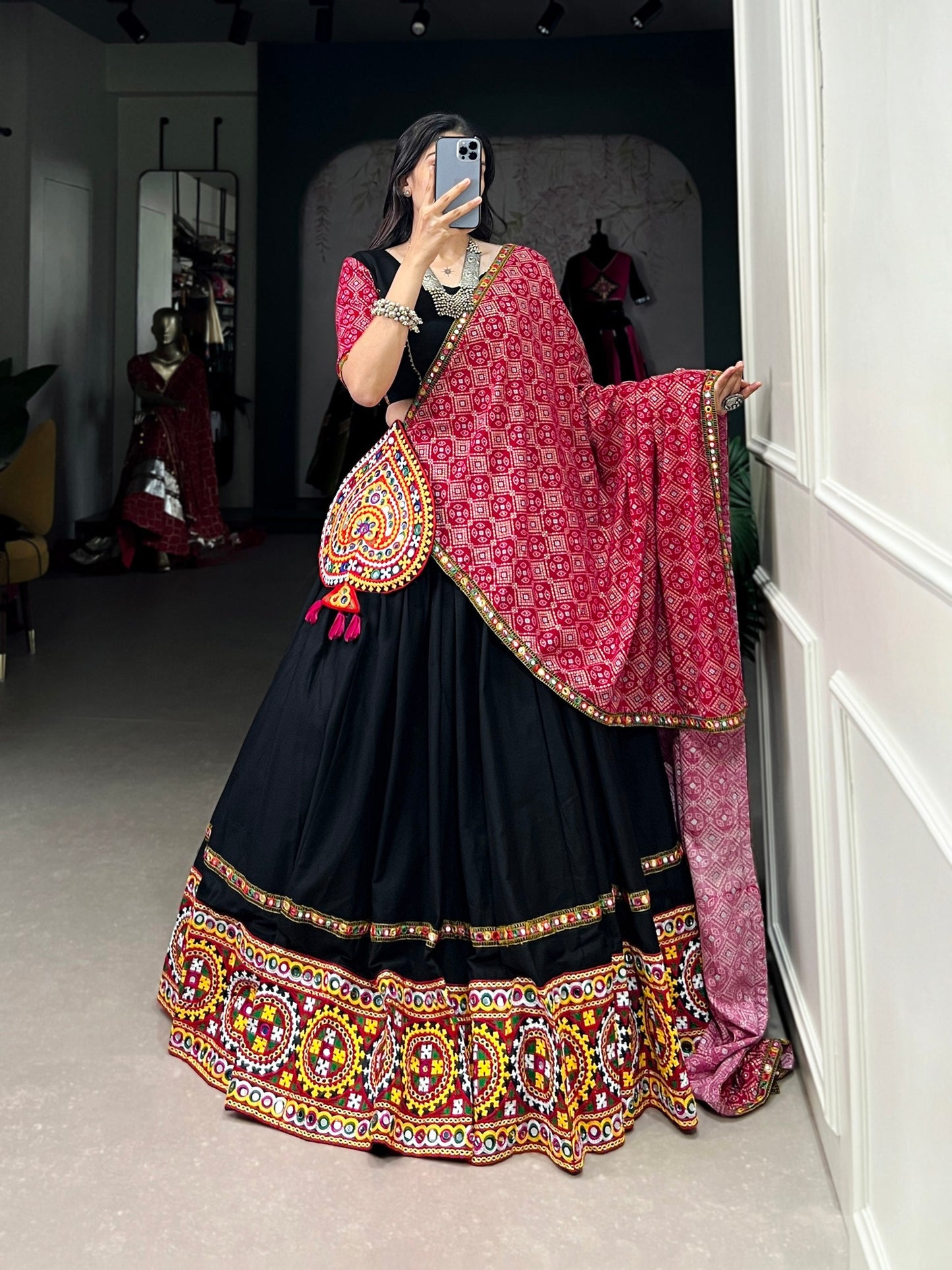 Lorenvalley Black Pure CottonPlain And Original Mirror Gamthi Work Lace Border Lehenga Choli with Dupatta | Swadesiicart