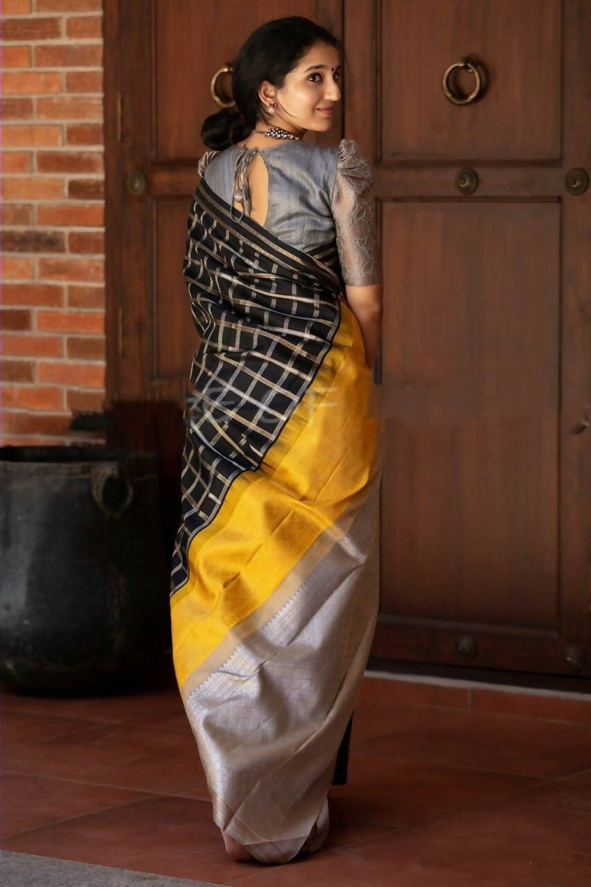 DEIANA'S Beautiful Designer Golden zari Soft Lichi Silk Saree - Black - Swadesiicart