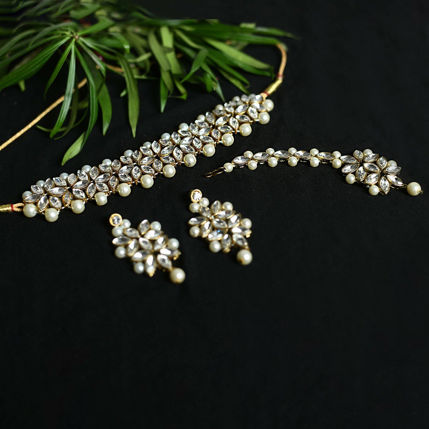 Mominos Fashion Johar Kamal Gold-Polished Brass Finish Kundan/Pearls Choker For Women (White) | Swadesiicart