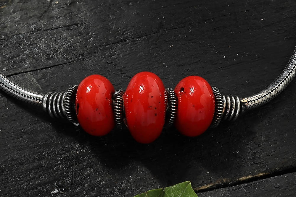 Mominos Fashion Kamal Johar Oxidised Silver With Red Beads Anklets | Swadesiicart