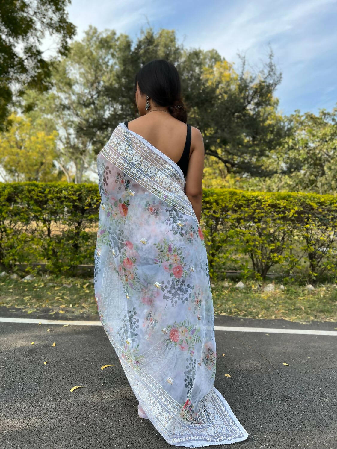Vamsee White Organza Saree - Swadesiicart