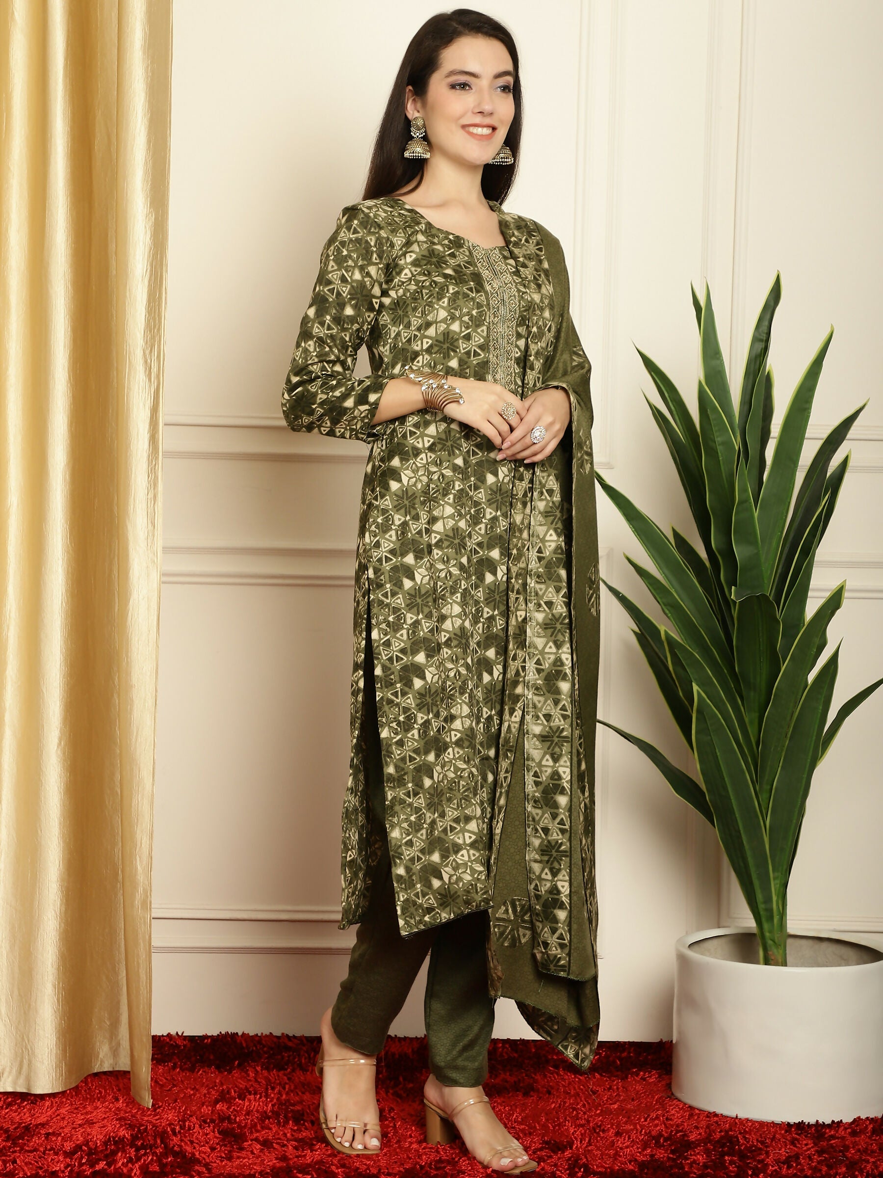 Jyoti Fashion Women's Green Pashmina Floral Digital Printed Kurta with Trouser & Dupatta | Swadesiicart