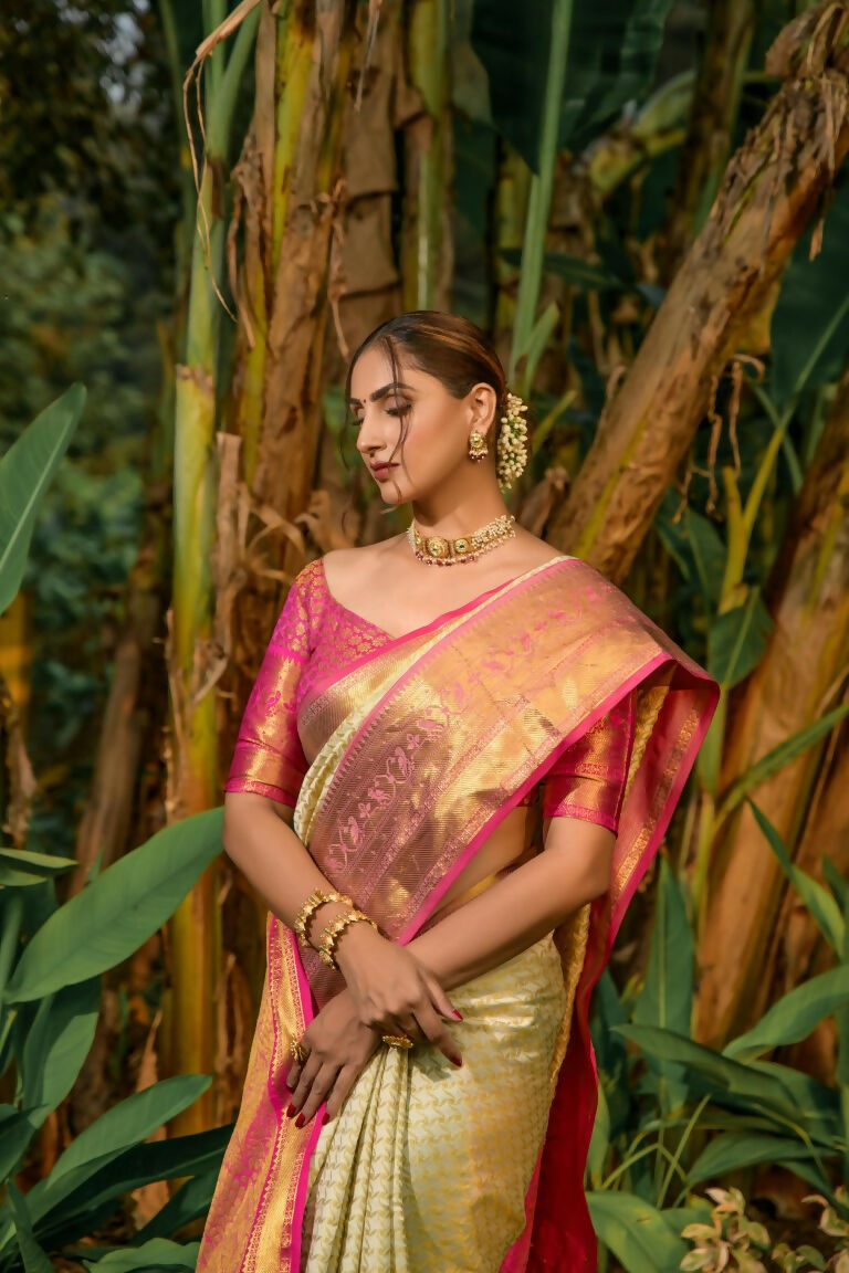 Jyoti Fashion Women's Off White Kanjivaram Silk Zari Woven Saree with Blouse | Swadesiicart