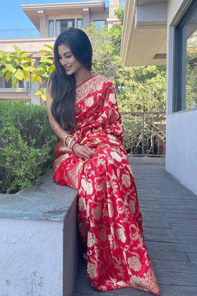 Vamika Weaving Banarasi Jacquard Red Kanjivaram Saree | Swadesiicart