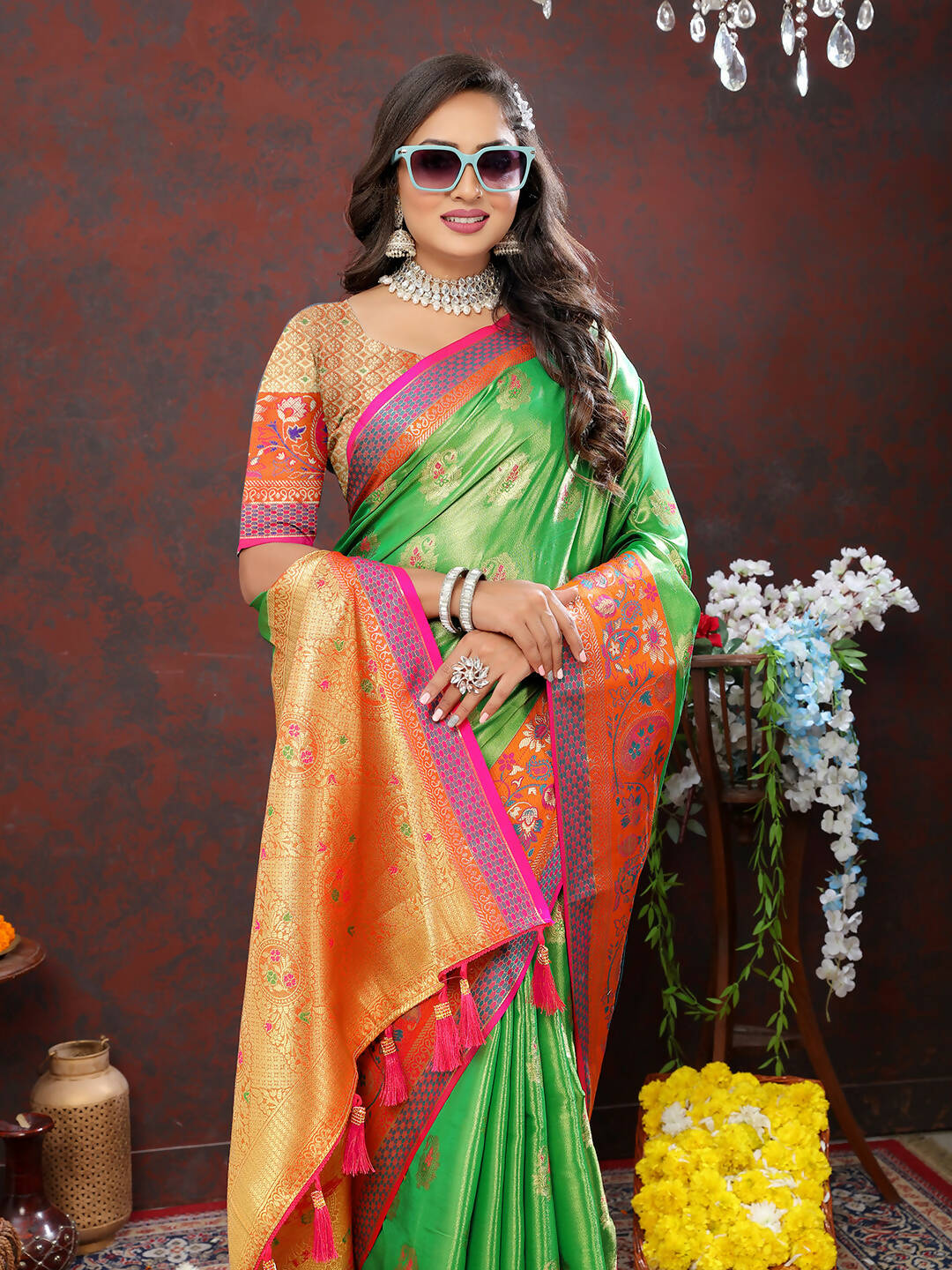 Lorenvalley Fashion Navyblue Kanjivaram Silk Woven Design with Zari Weaving Saree - Swadesiicart
