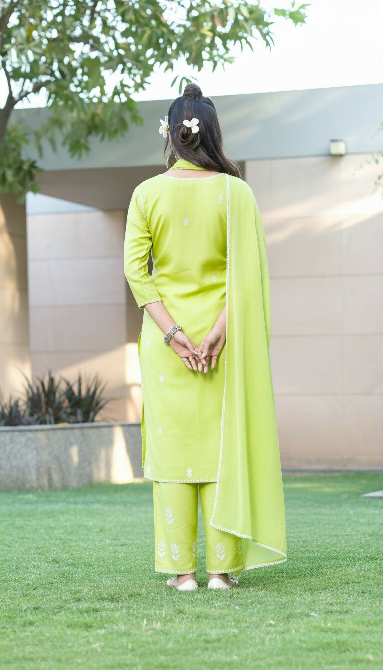 BulBul Akshyani Green Rayon Kurta Set with Dupatta - Swadesiicart