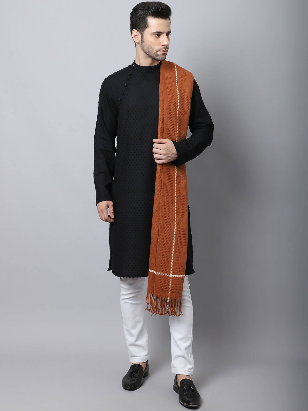 Even Apparels Black Pure Cotton Men's Kurta With Side Placket (MMS446) | Swadesiicart