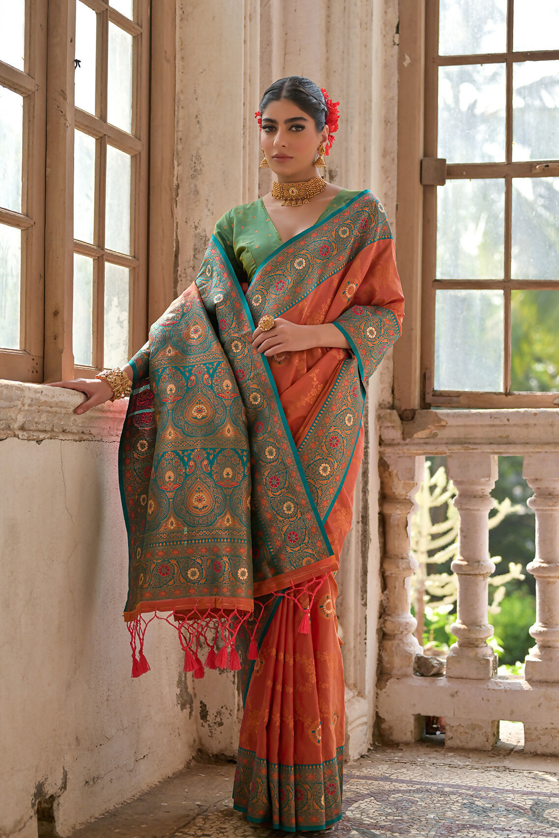Vishnu Weaves Women's Peach Banarasi Silk Zari Woven Saree with Blouse - Swadesiicart