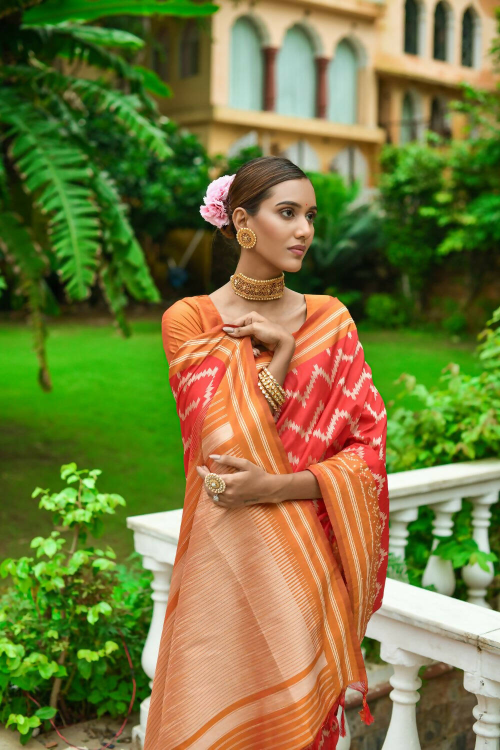 Vishnu Weaves Women's Red Handloom Raw Silk Zari Woven Saree with Blouse - Swadesiicart