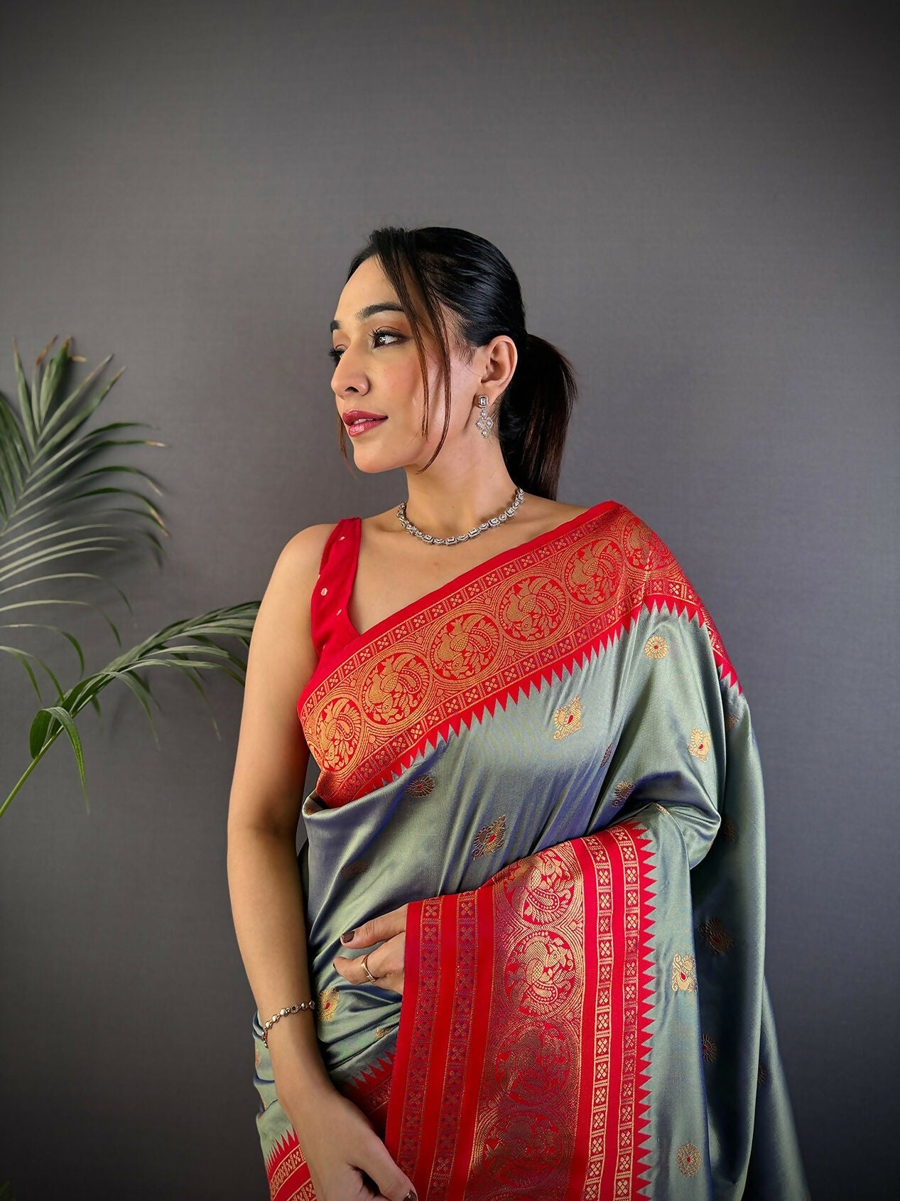 Joban Fashion Banarasi Grey Woven Soft Silk Saree | Swadesiicart