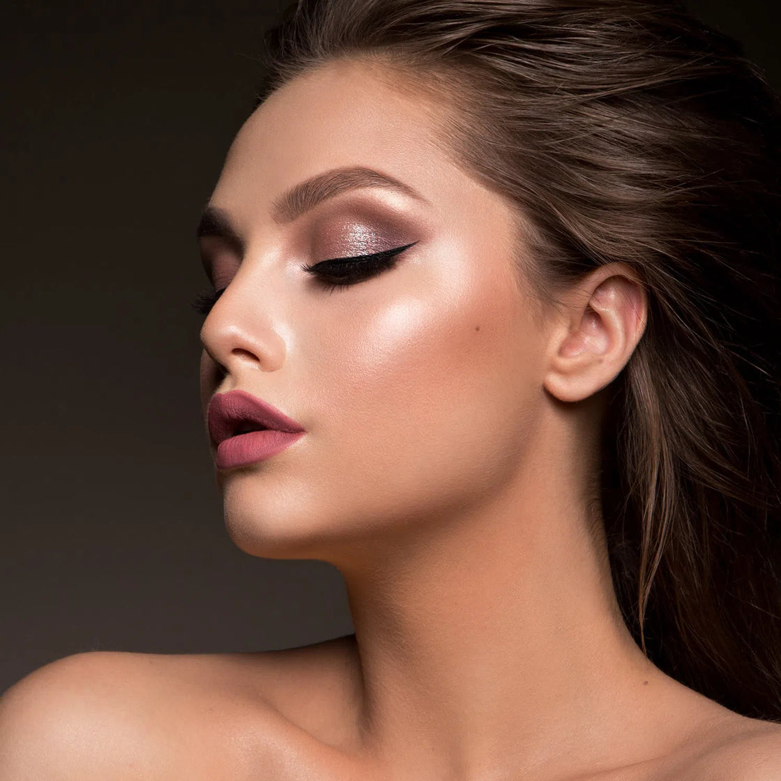 Star Struck By Sunny Leone Highlighter Stick - Champagne | Swadesiicart
