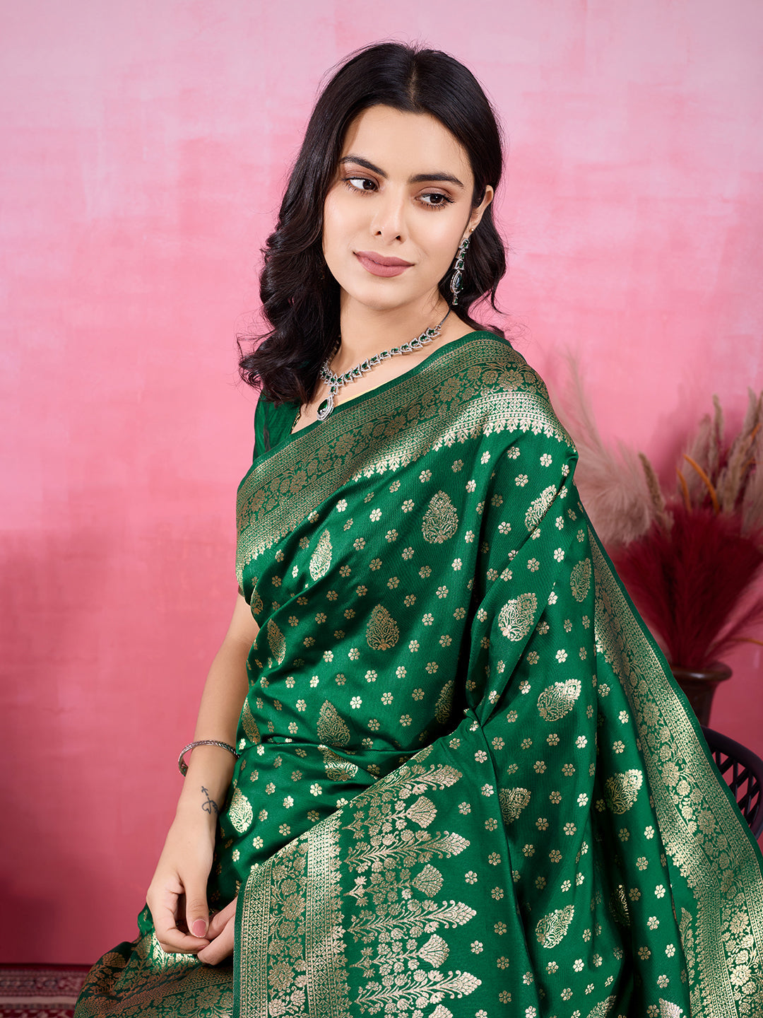 Vedant Vastram Banarasi Silk Fashion Saree - Green | Swadesiicart