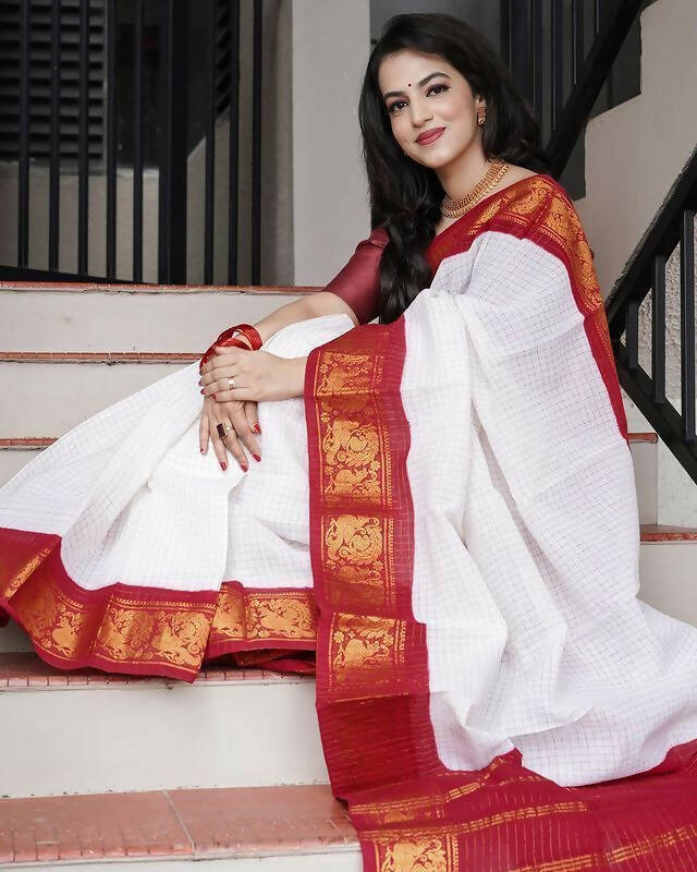 DEIANA'S Beautiful Designer Golden zari Soft Lichi Silk Saree - Red - Swadesiicart