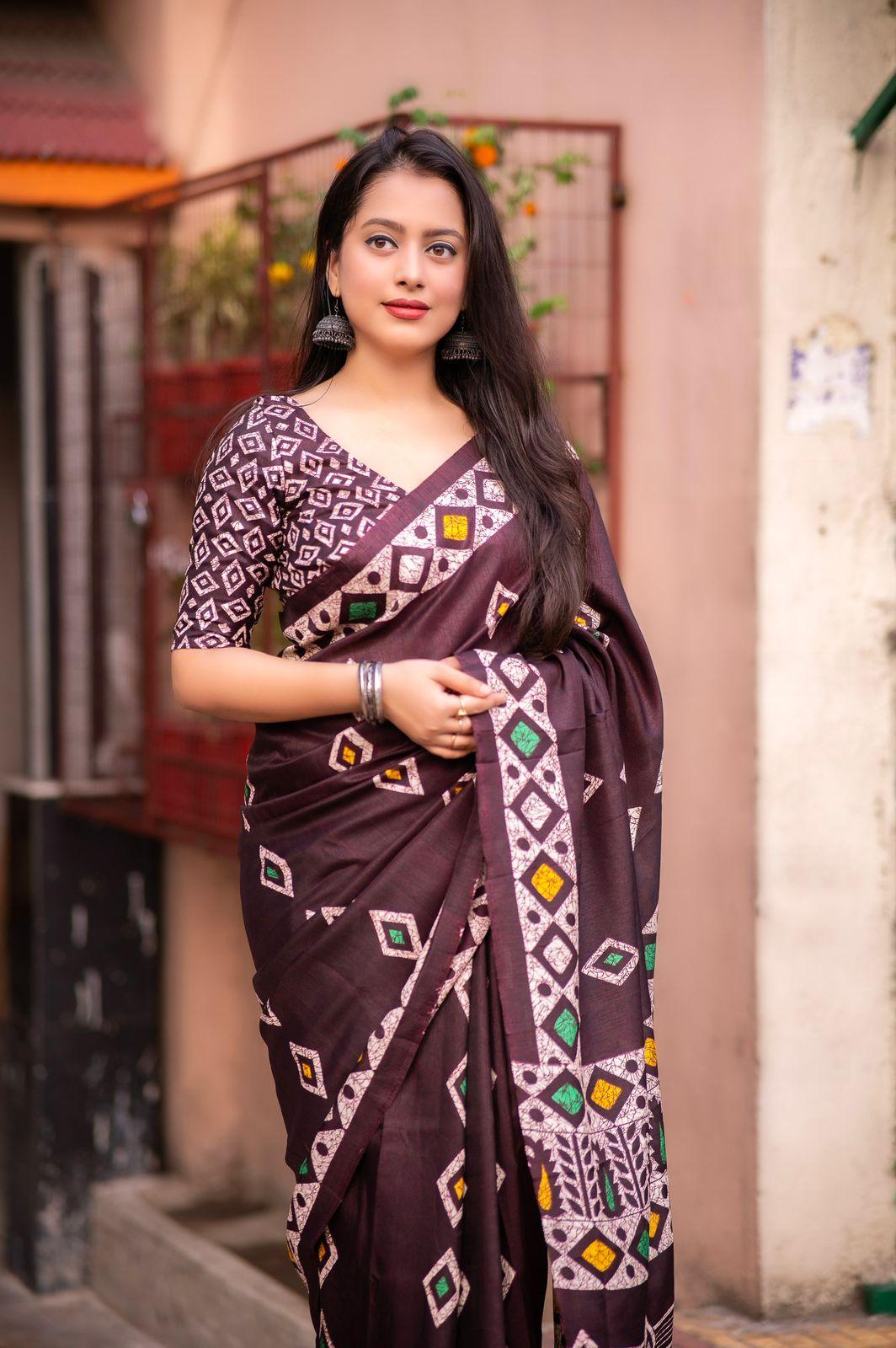 Maroon Silk Blend Ethnic Motifs Saree with Unstitched Blouse - Hiral Fashion | Swadesiicart