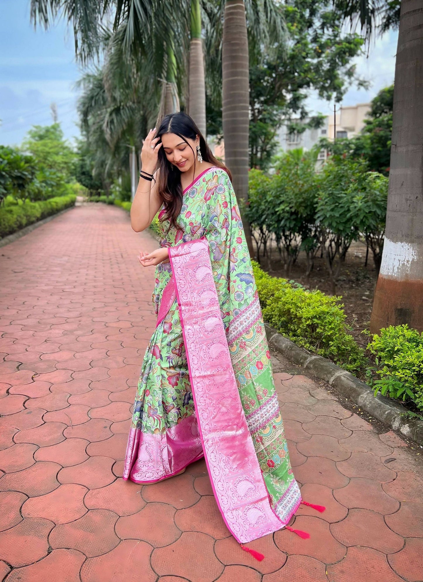 Vamsee Bhavi Pink Tussar Dola Satin Silk Saree - Swadesiicart