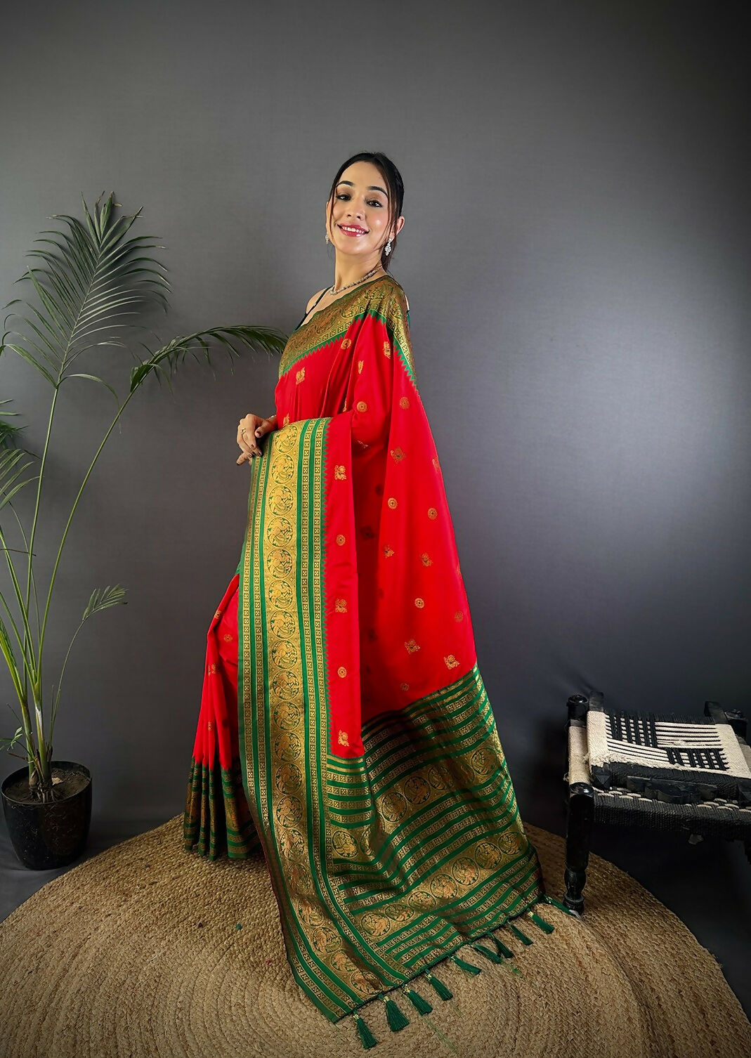 Joban Fashion Banarasi Red Woven Soft Silk Saree | Swadesiicart