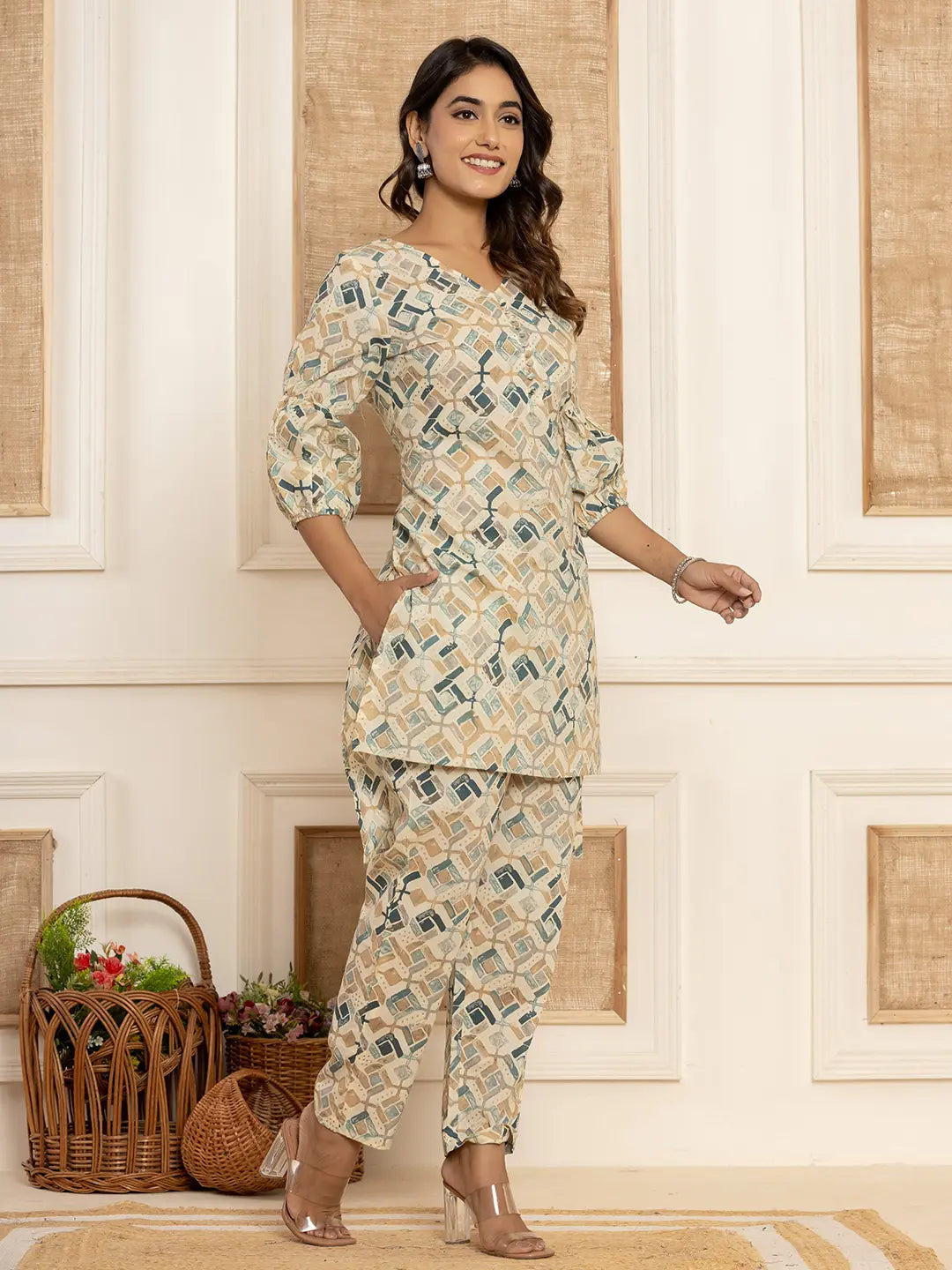 Yufta Cotton Grey Geometric Prin Co-Ord Set - Swadesiicart