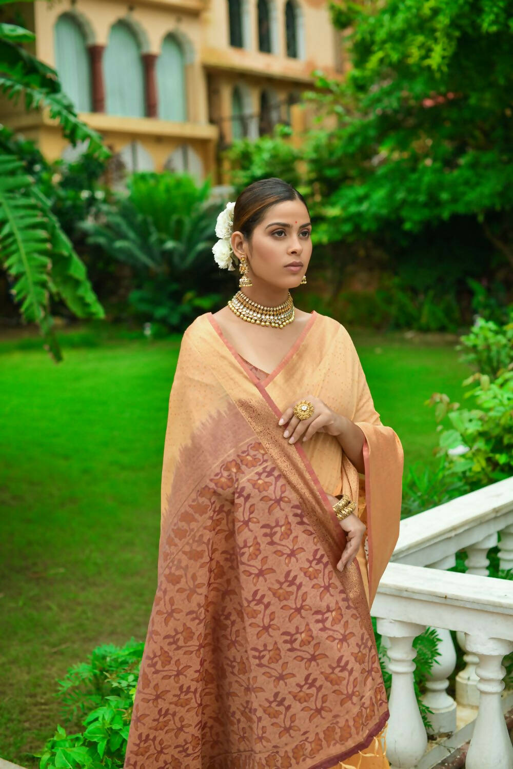 Vishnu Weaves Women's Peach Linen Cotton Bandhani Woven Saree with Blouse - Swadesiicart